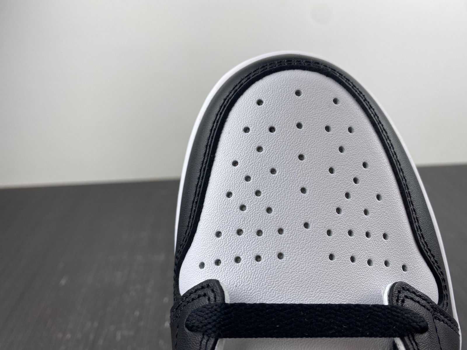 Jordan 1 Low 555088-1251