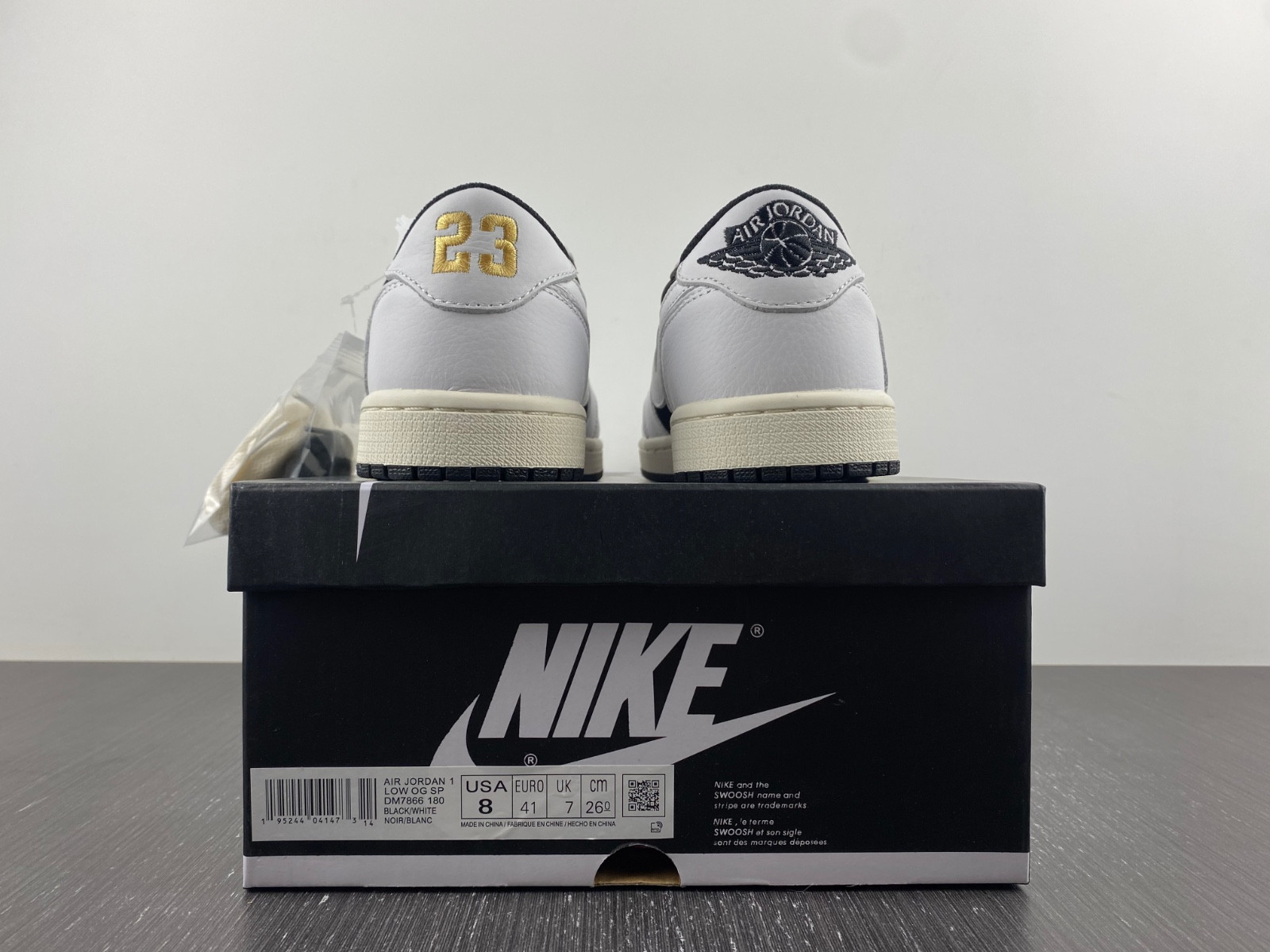 Jordan 1 Low travis scott J11205