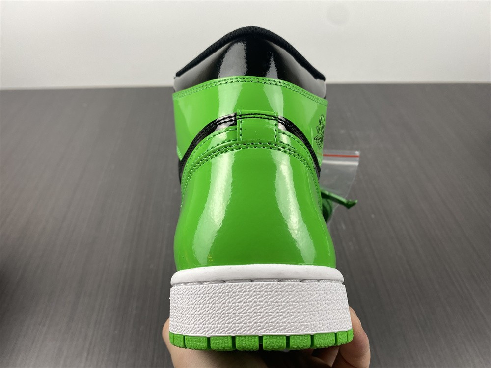 Air Jordan 1 High 555088-030-01