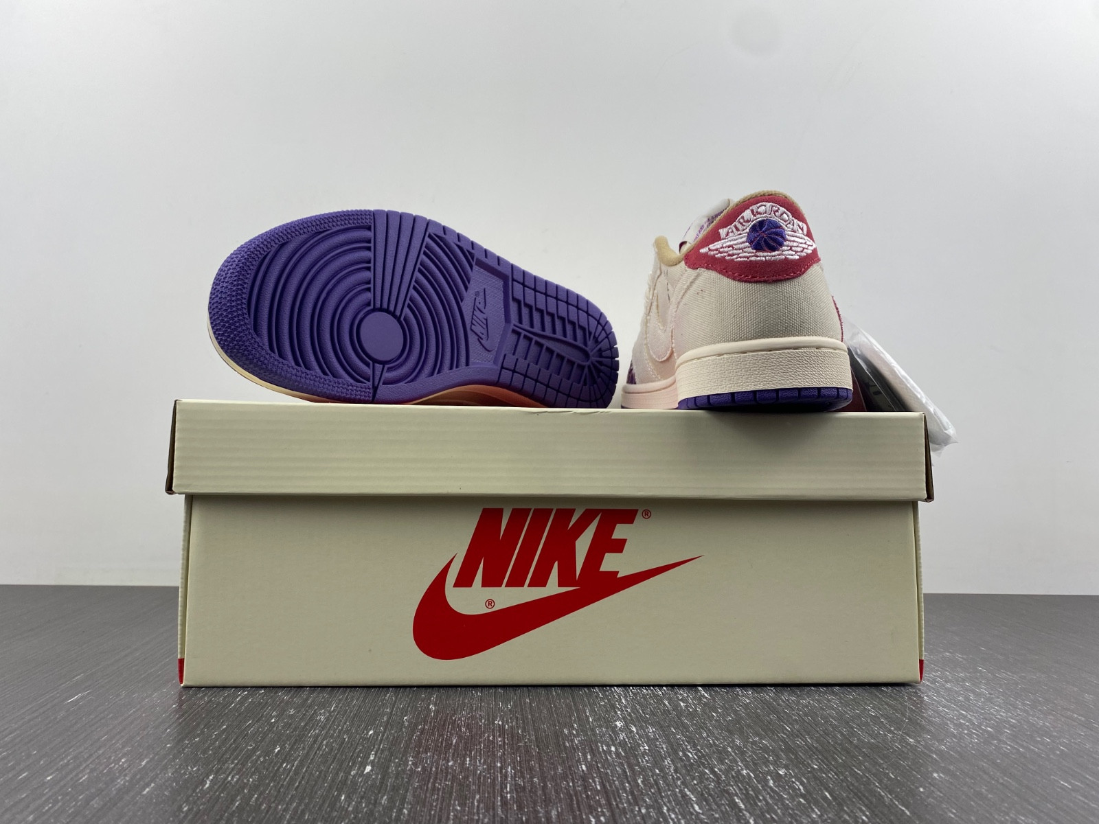 Travis Scott x Air Jordan 1 Low DM7866-952