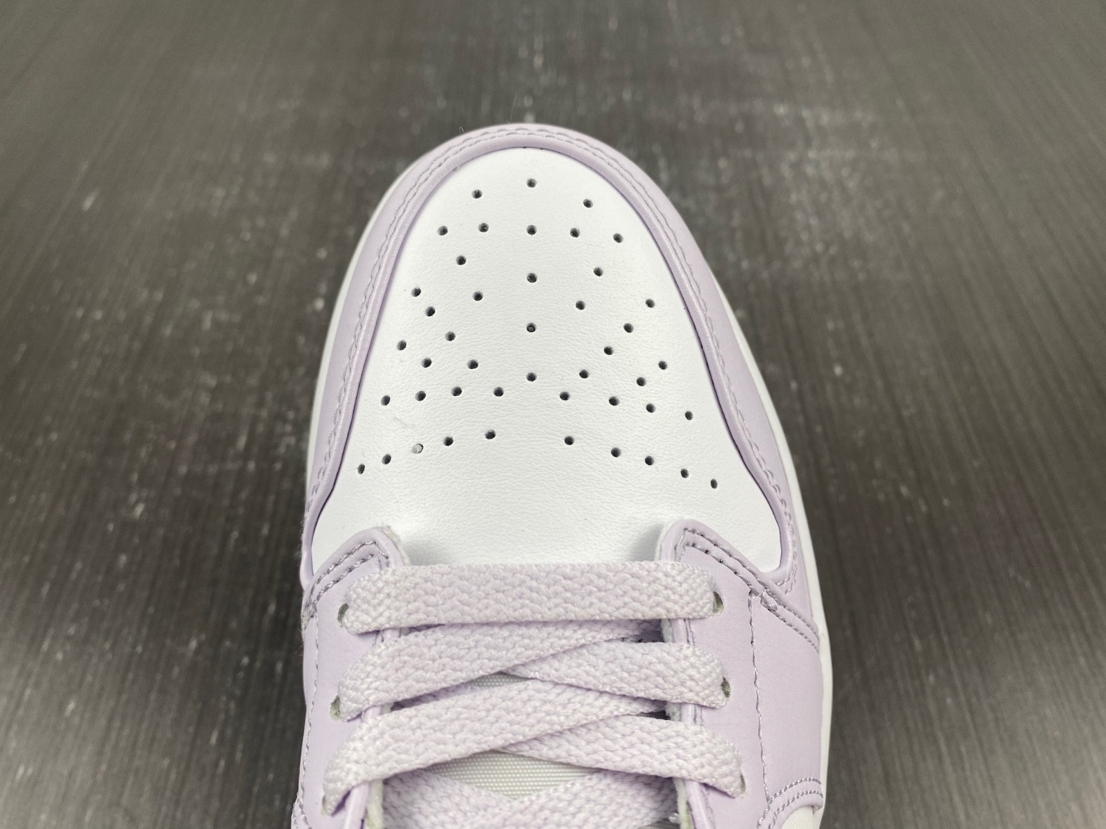 Air Jordan 1 Low WMNS “Barely Grape” DC0774-501