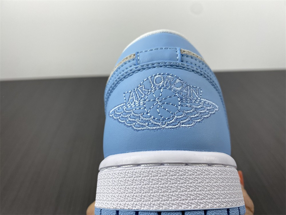 Air Jordan 1 Low University Blue 2.0 DC0774-050