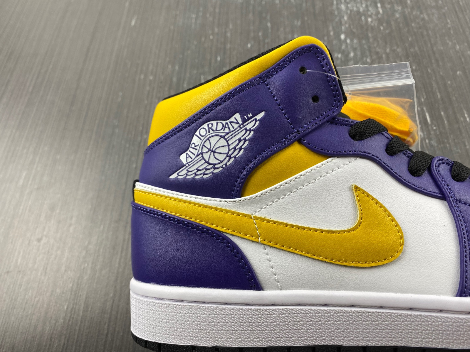 Air Jordan 1 Mid “Lakers” DQ8426-517