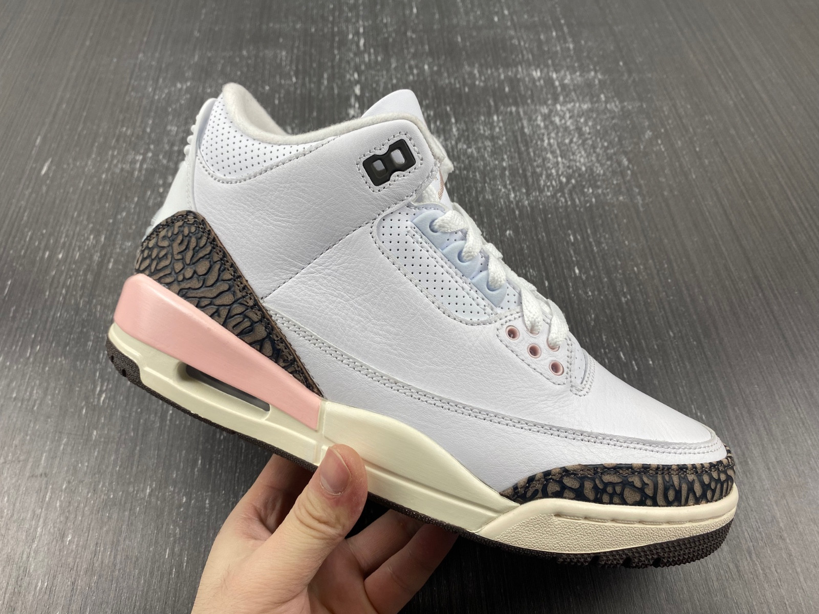 Air Jordan 3 WMNS “Neapolitan” CK9246-102