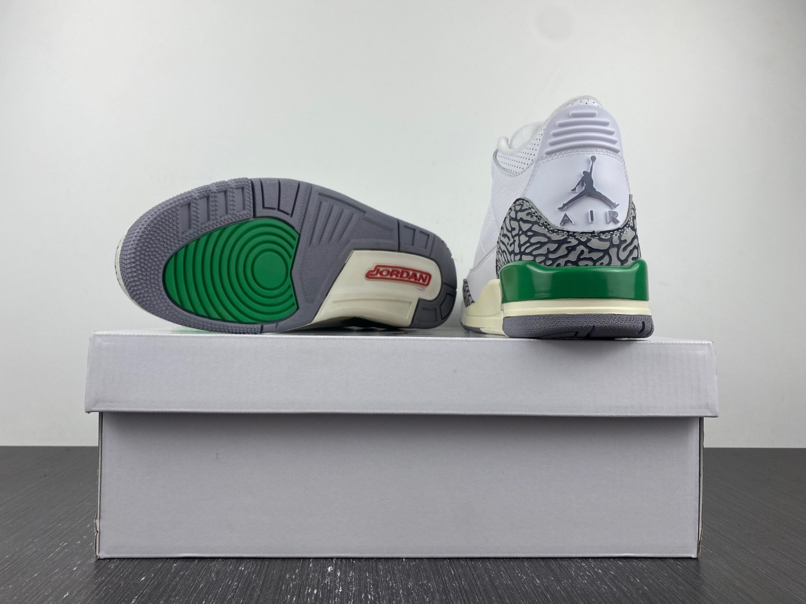 Jordan 3 Retro Lucky Green (W)  CK9646-136