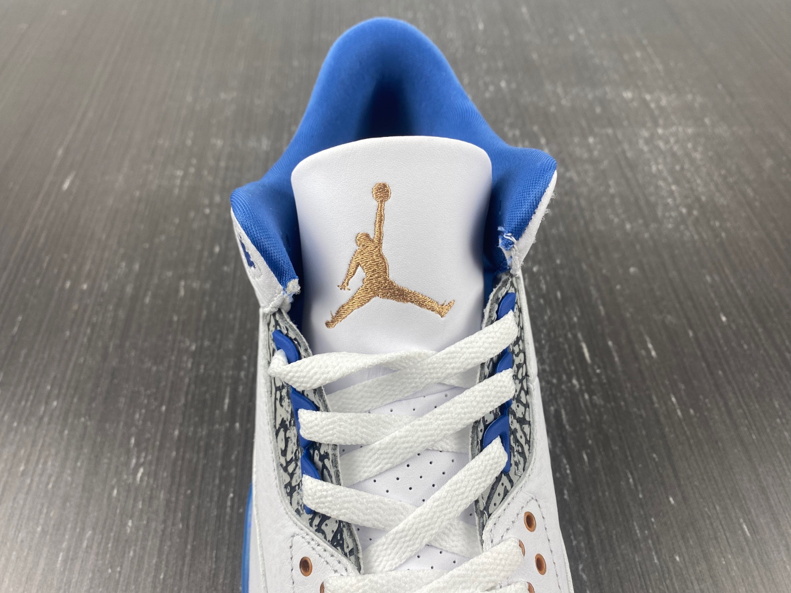 Air Jordan 3 “Wizards” CT8532-148