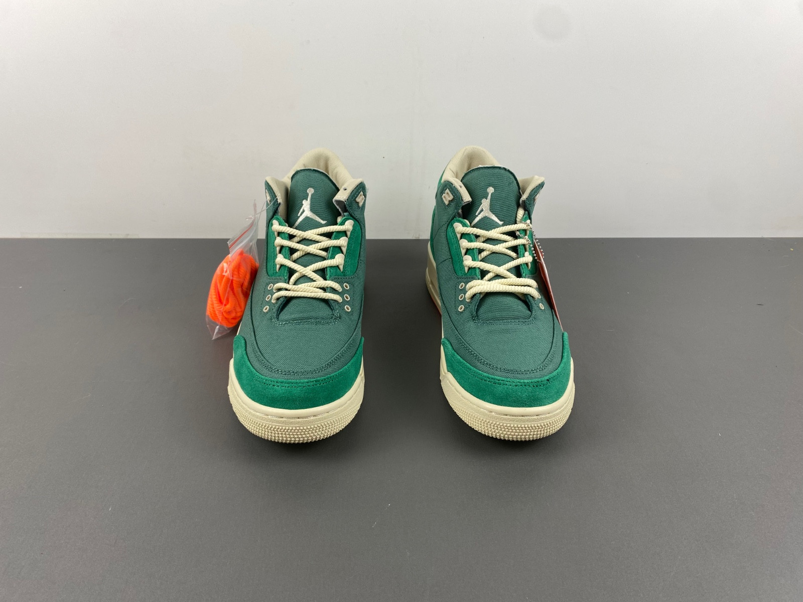 nina Ch*el abney x air jordan 3 fz7974-300