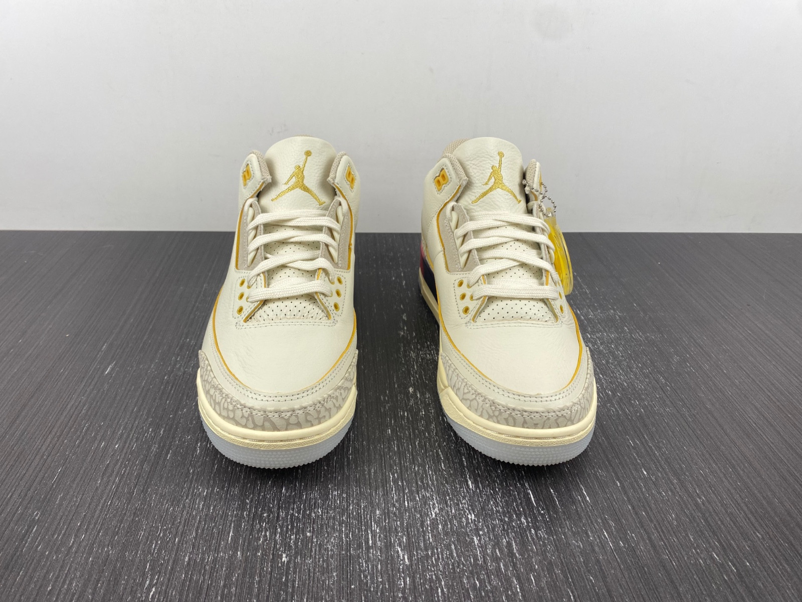 J Balvin x Air Jordan 3 “Medellín Sunset” FN0344-901