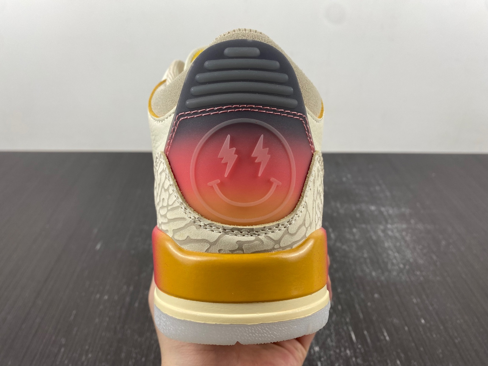 J Balvin x Air Jordan 3 “Medellín Sunset” FN0344-901