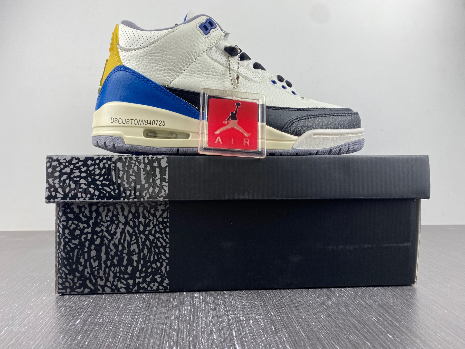 Air Jordan 3 398614-145