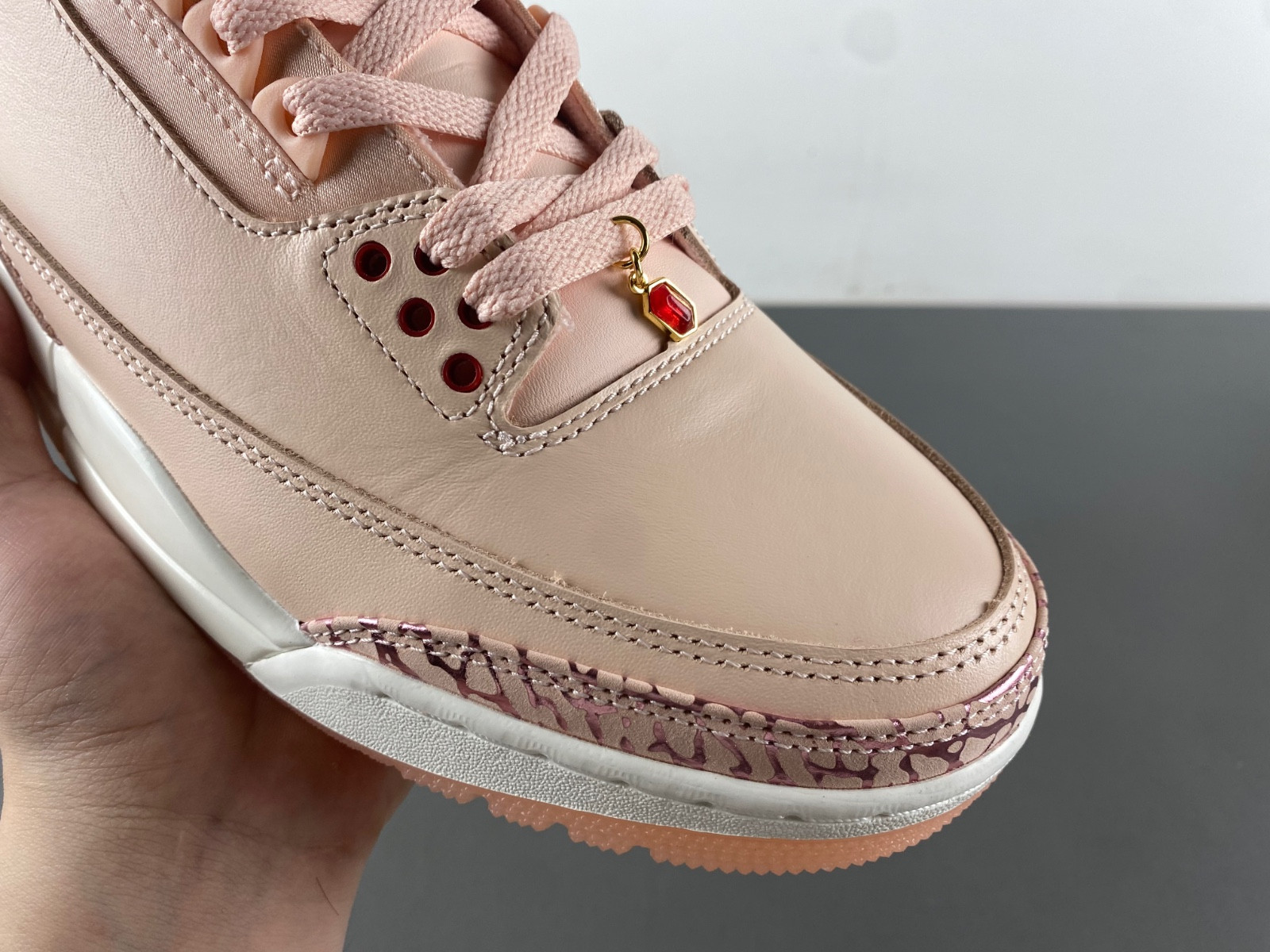 Air Jordan 3 “Valentine’s Day” (W) HJ0178-600
