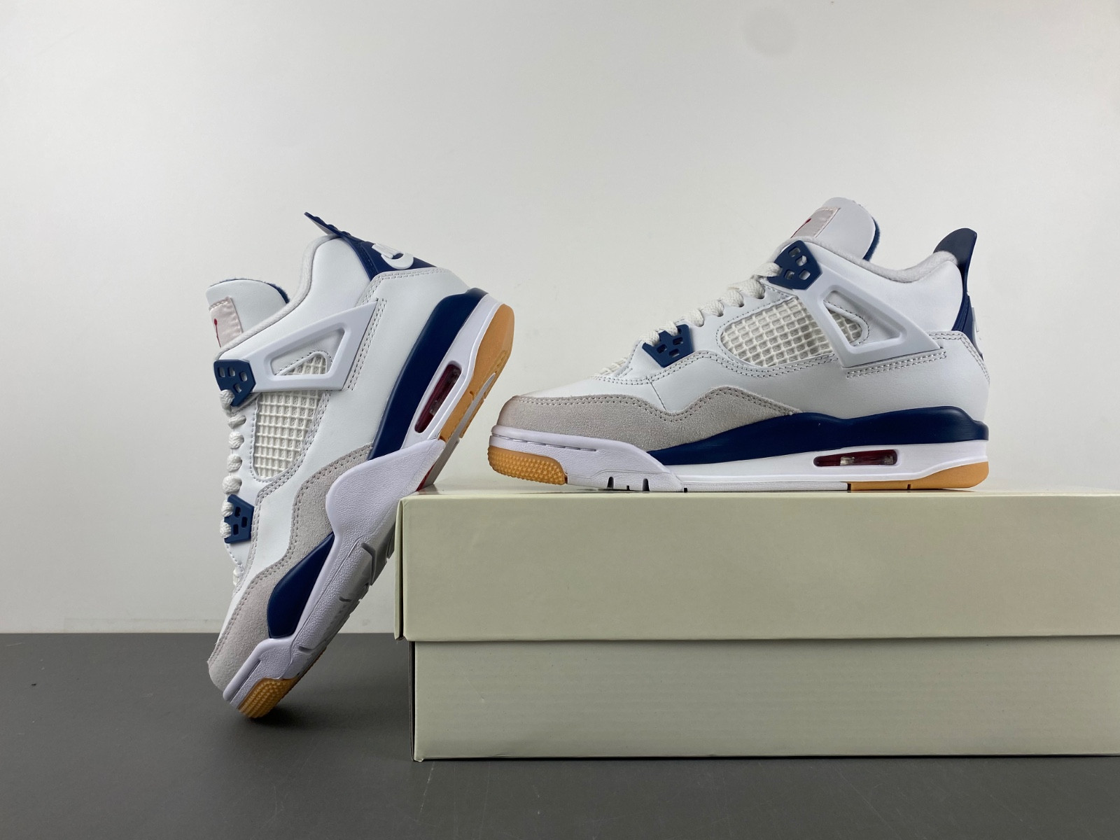 Nike SB x Air Jordan 4 “Navy DR5415-100