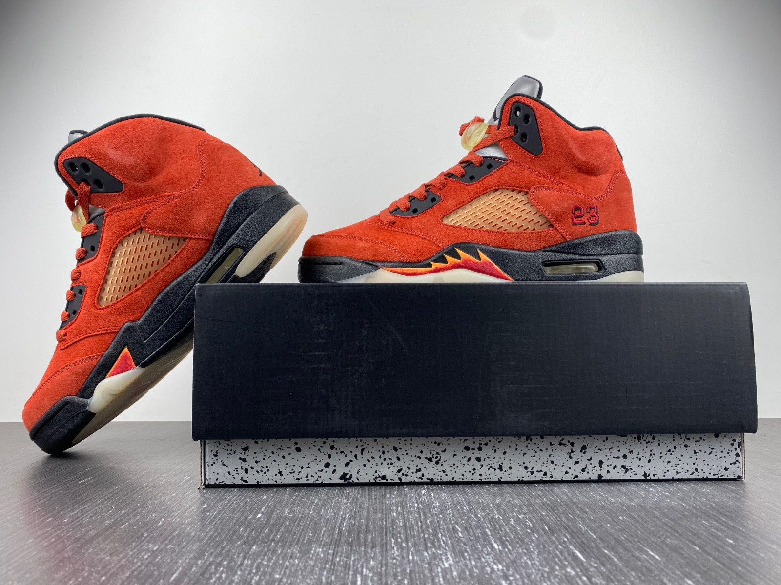 Jordan 5 Retro Dunk on Mars  DD9336-800