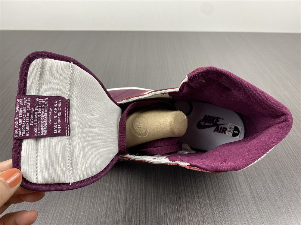 Air Jordan 1 High OG Volt Gold 555088-611