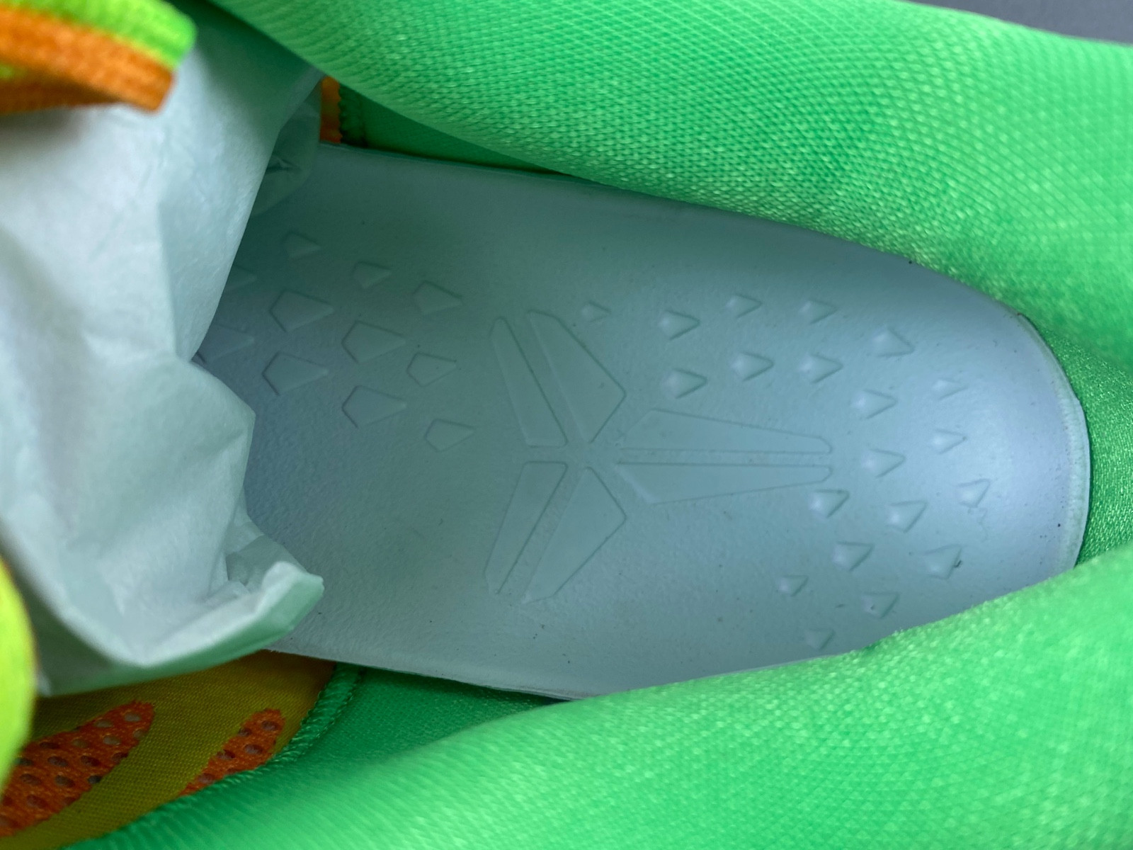 Nike Kobe 8 Protro “What The Kobe” HM9621-900