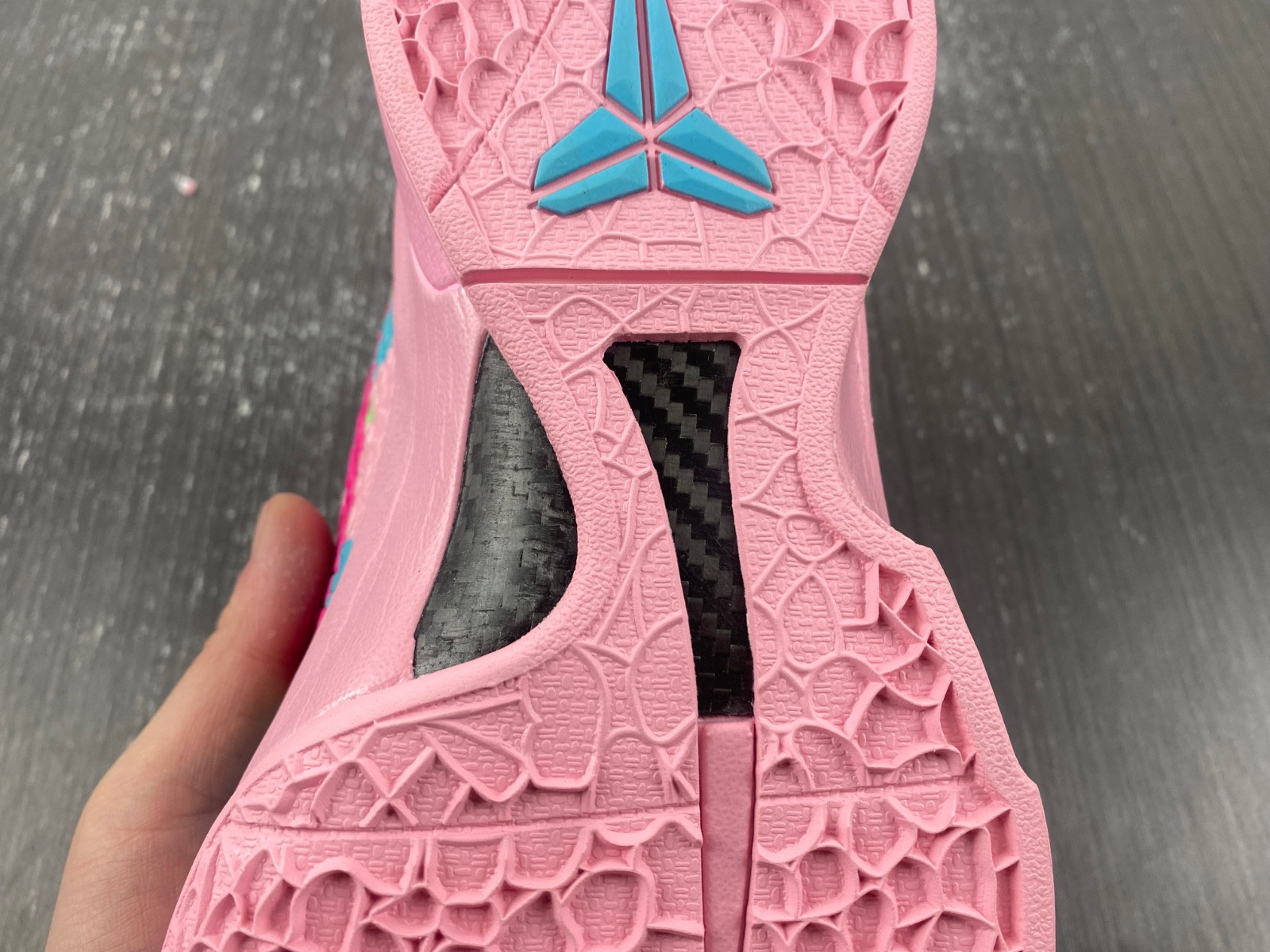 Zoom Kobe 6 CM2190-621