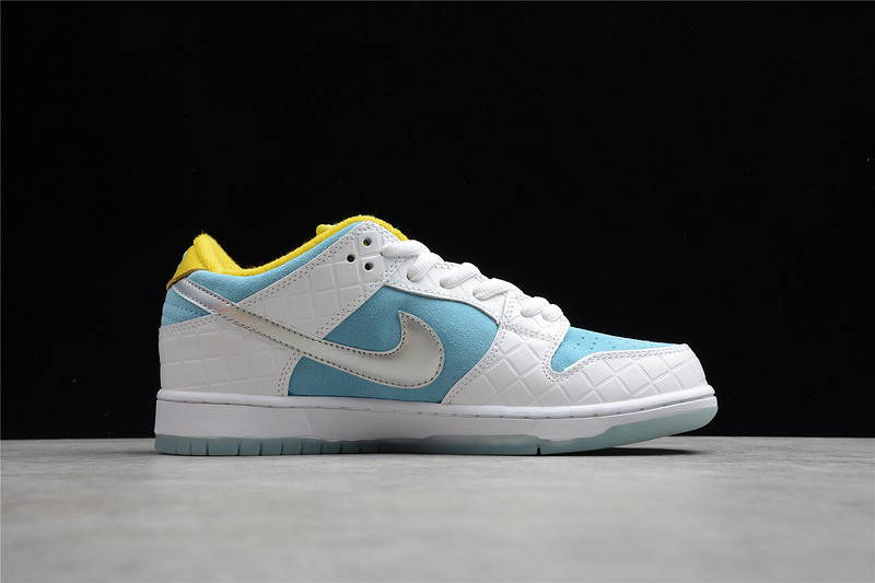 FTC x Nike SB Dunk Low DH7687-400