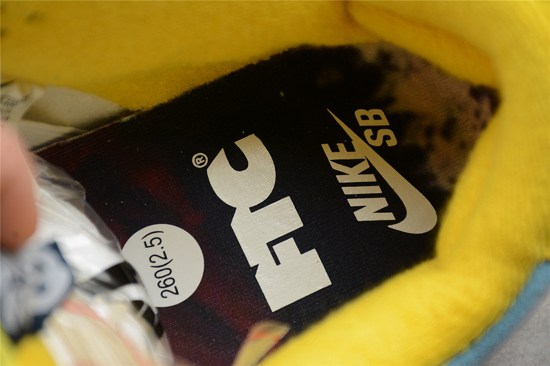 FTC x Nike SB Dunk Low DH7687-400