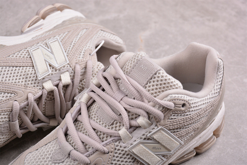 New Balance M1906RGR