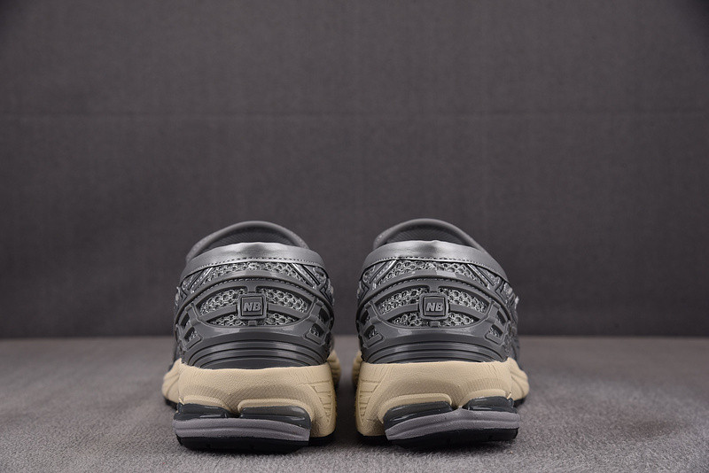 New Balance 1906L Metallic Silver U1906LAE