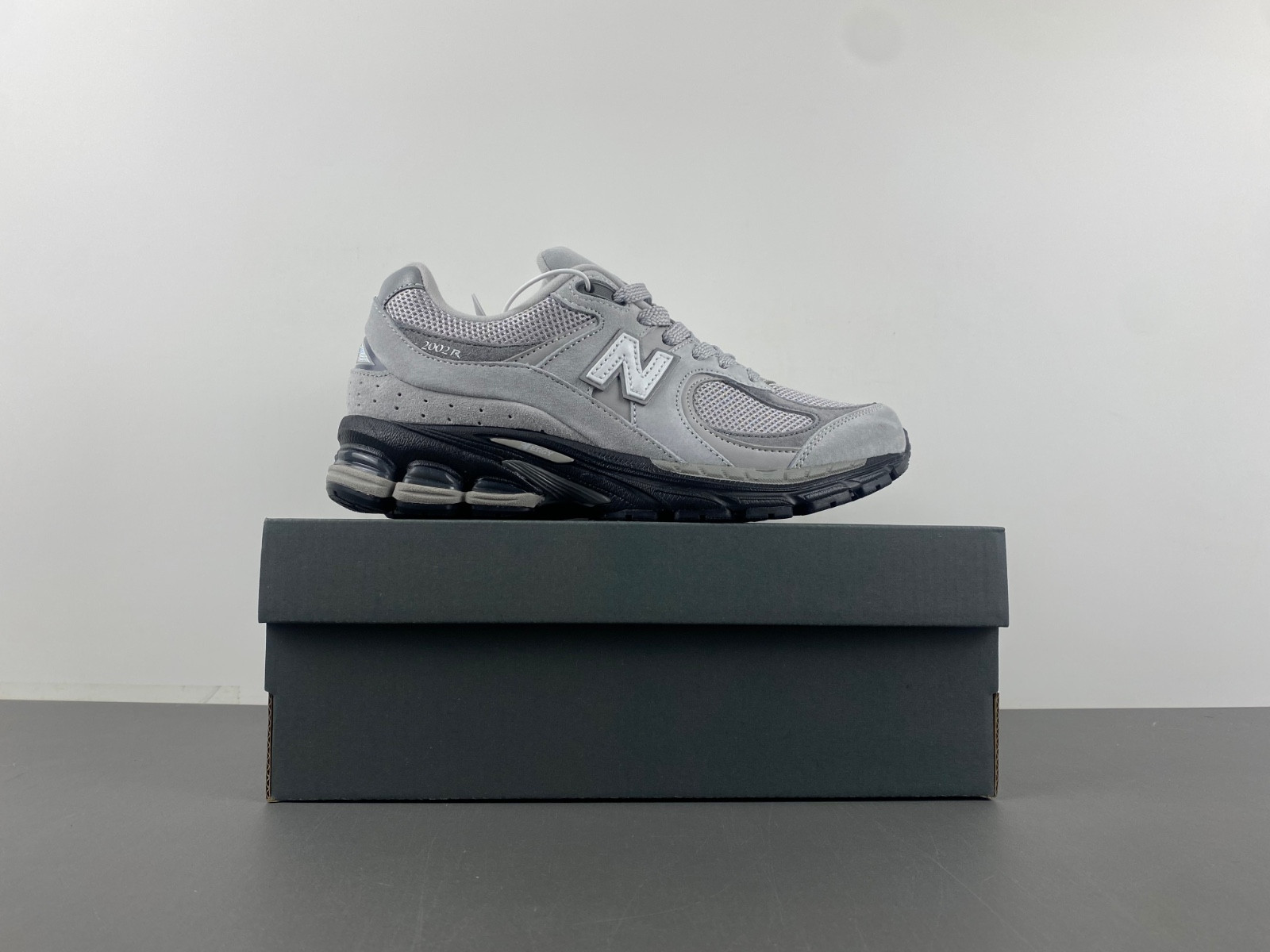 New Balance 2002R M2002RC1