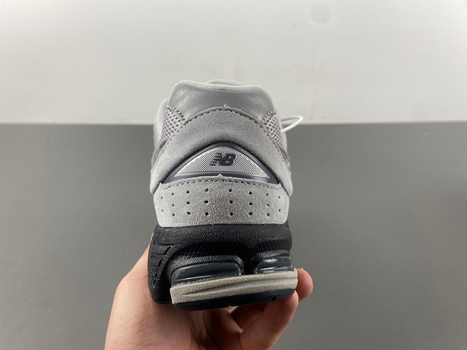 New Balance 2002R M2002RC1