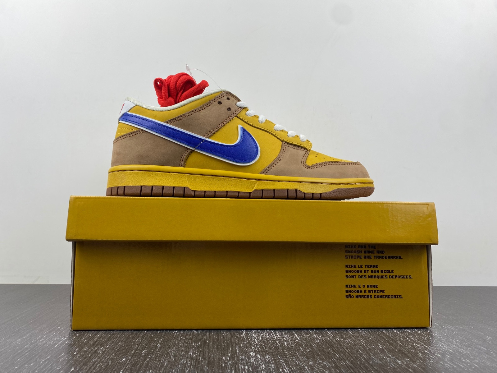 Nike SB Dunk Low Newcastle Brown Ale 313170-741