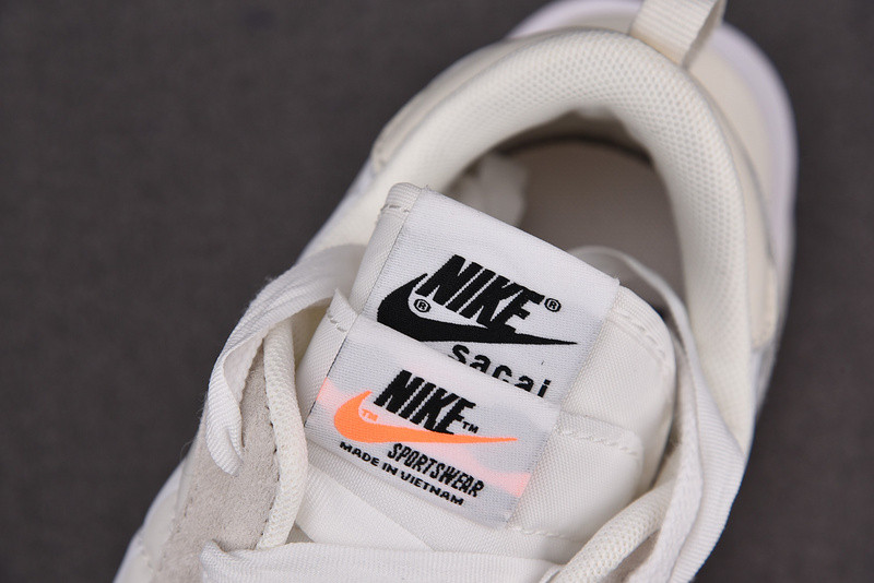 Sacai x Nike VaporWaffle DD1875-100