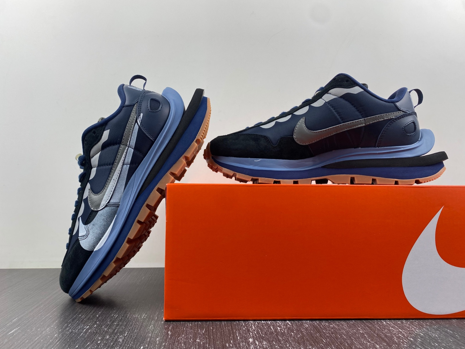 Sacai x Nike DD1875-700