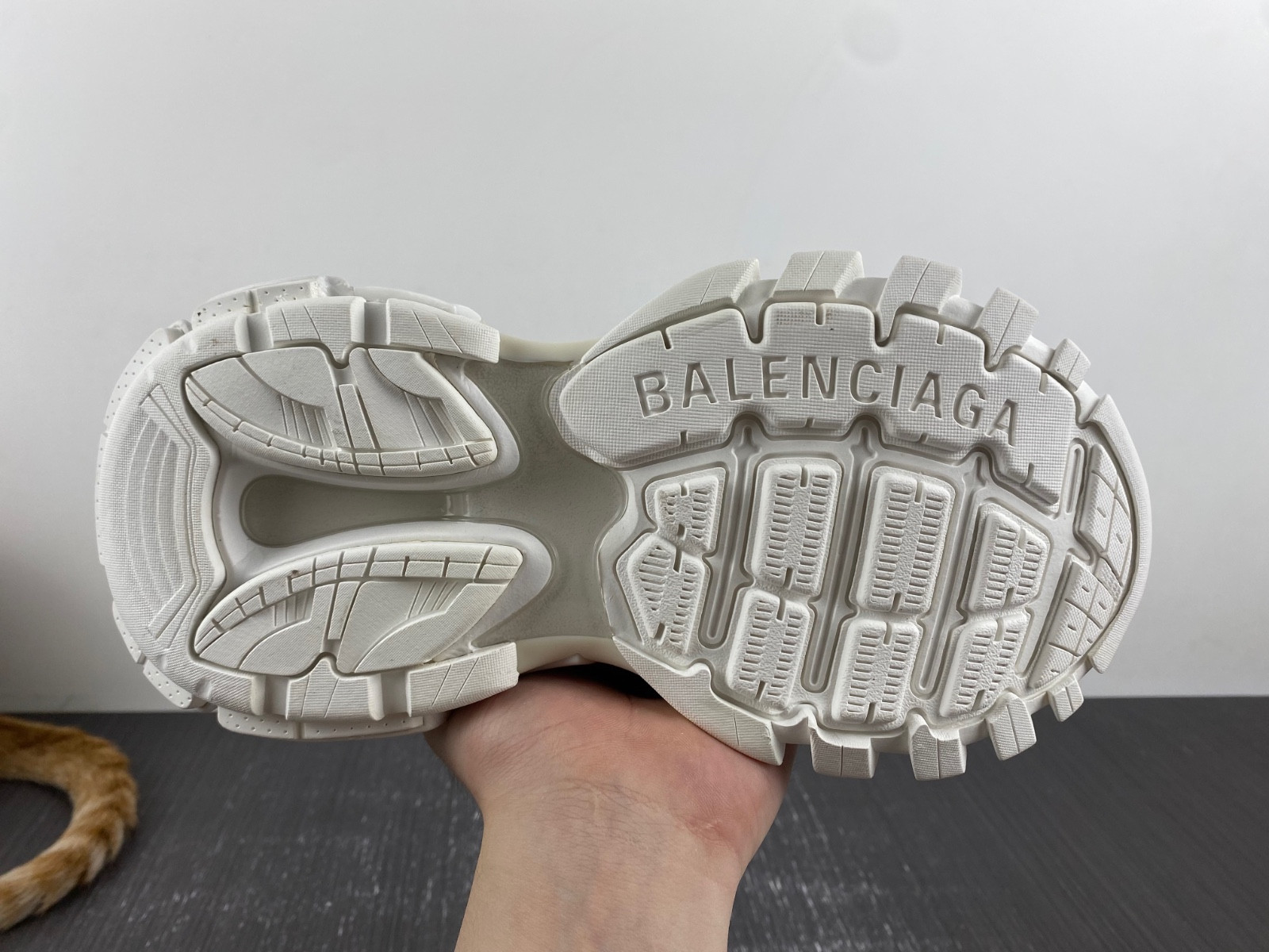 Ba*len*cia*ga track 736328 w3skc 9055