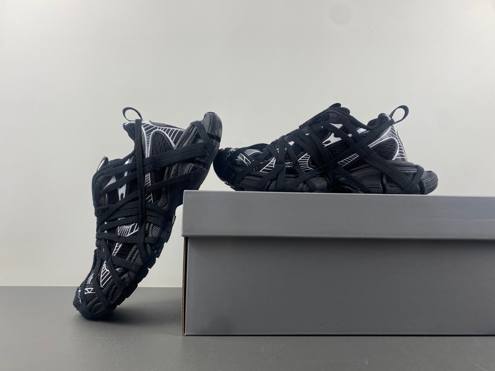 Ba*len*cia*ga phantom sneaker 734734 w3xl1 1090